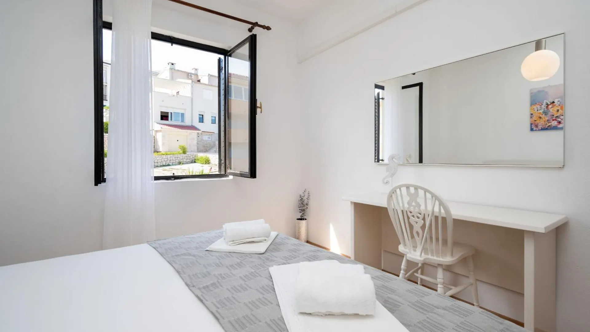 Apartments With A Parking Space Pag - 15765 Pag Town Croatie